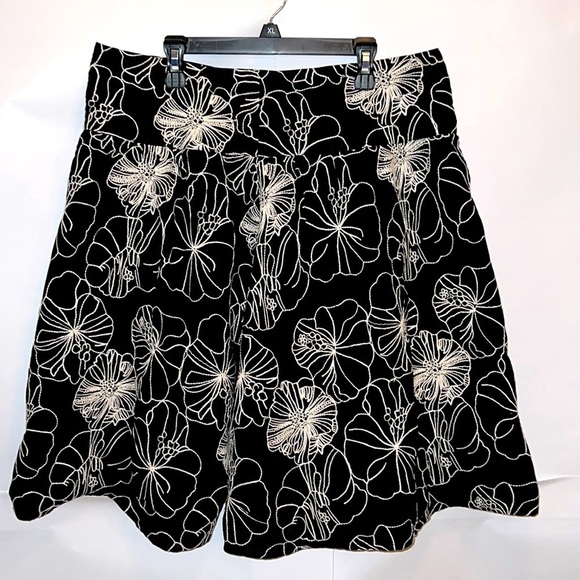 Chico's Dresses & Skirts - Chico's Women Black White Embroidered Floral A Line Skirt Size 2